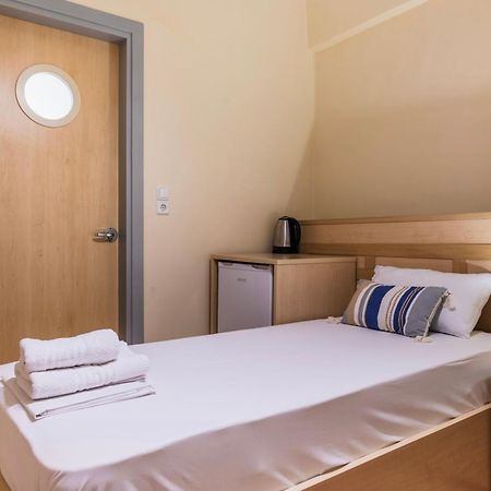 Mytilíni Fontana Luxury Rooms מראה חיצוני תמונה