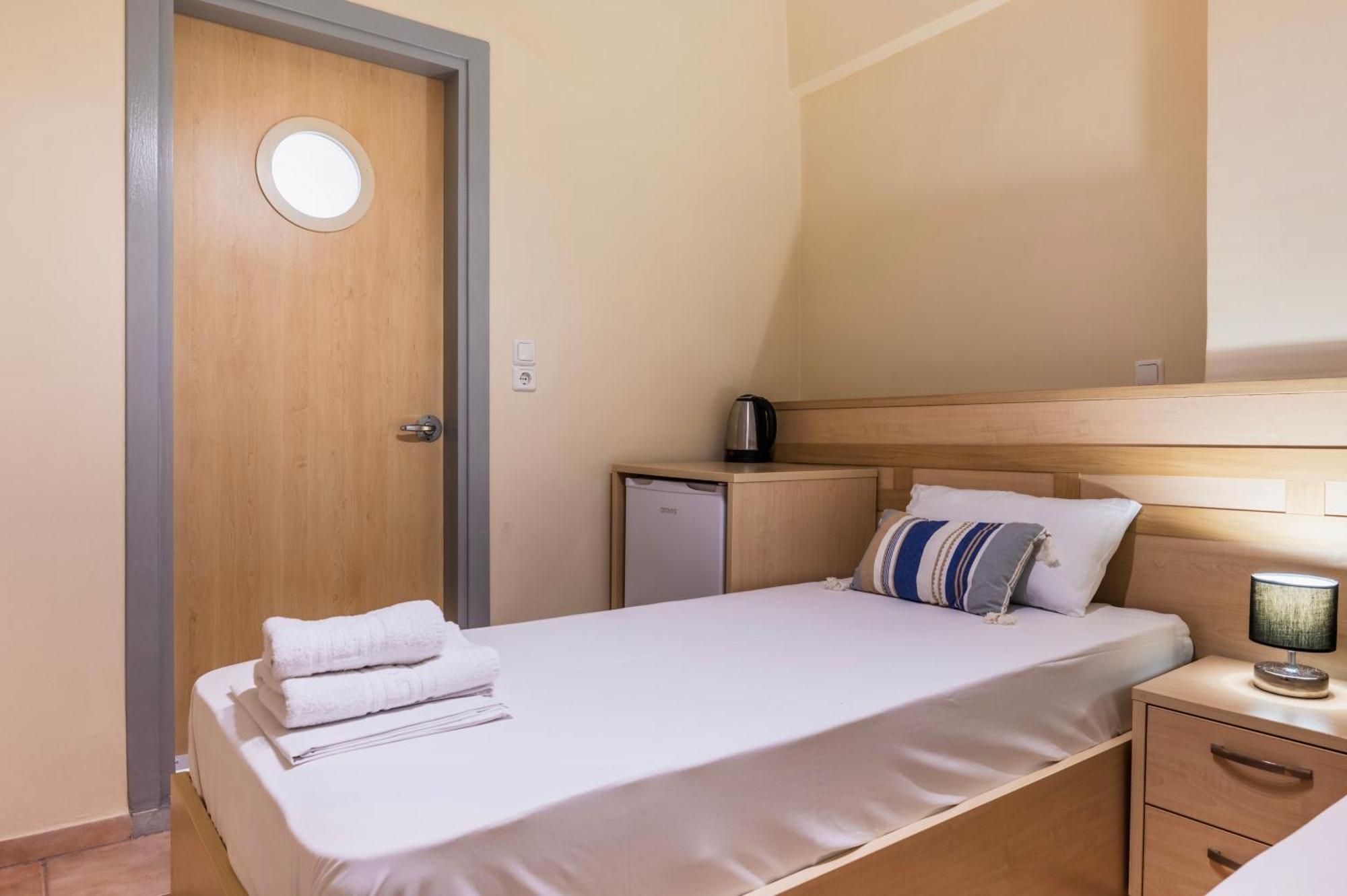 Mytilíni Fontana Luxury Rooms מראה חיצוני תמונה