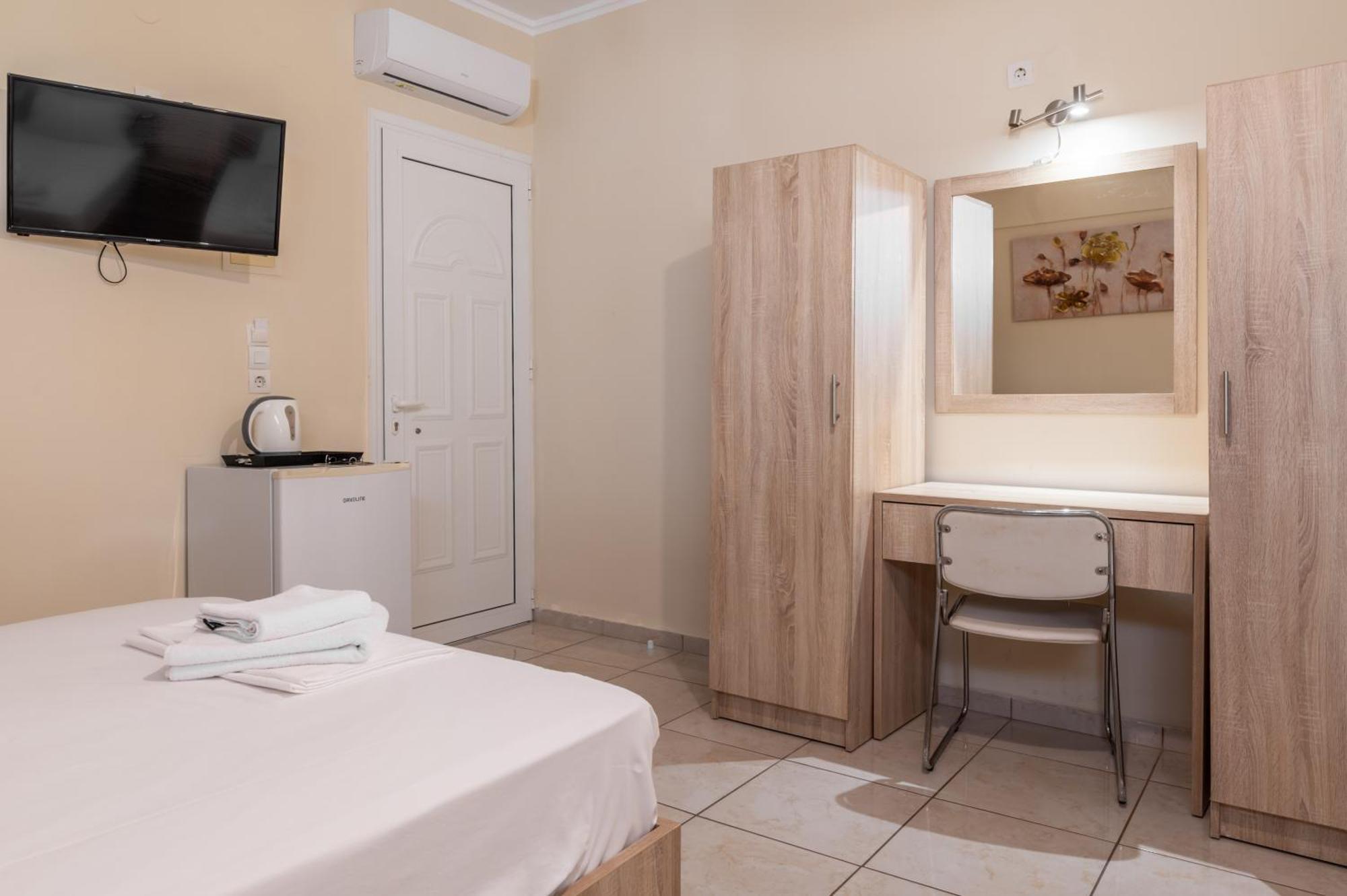 Mytilíni Fontana Luxury Rooms מראה חיצוני תמונה