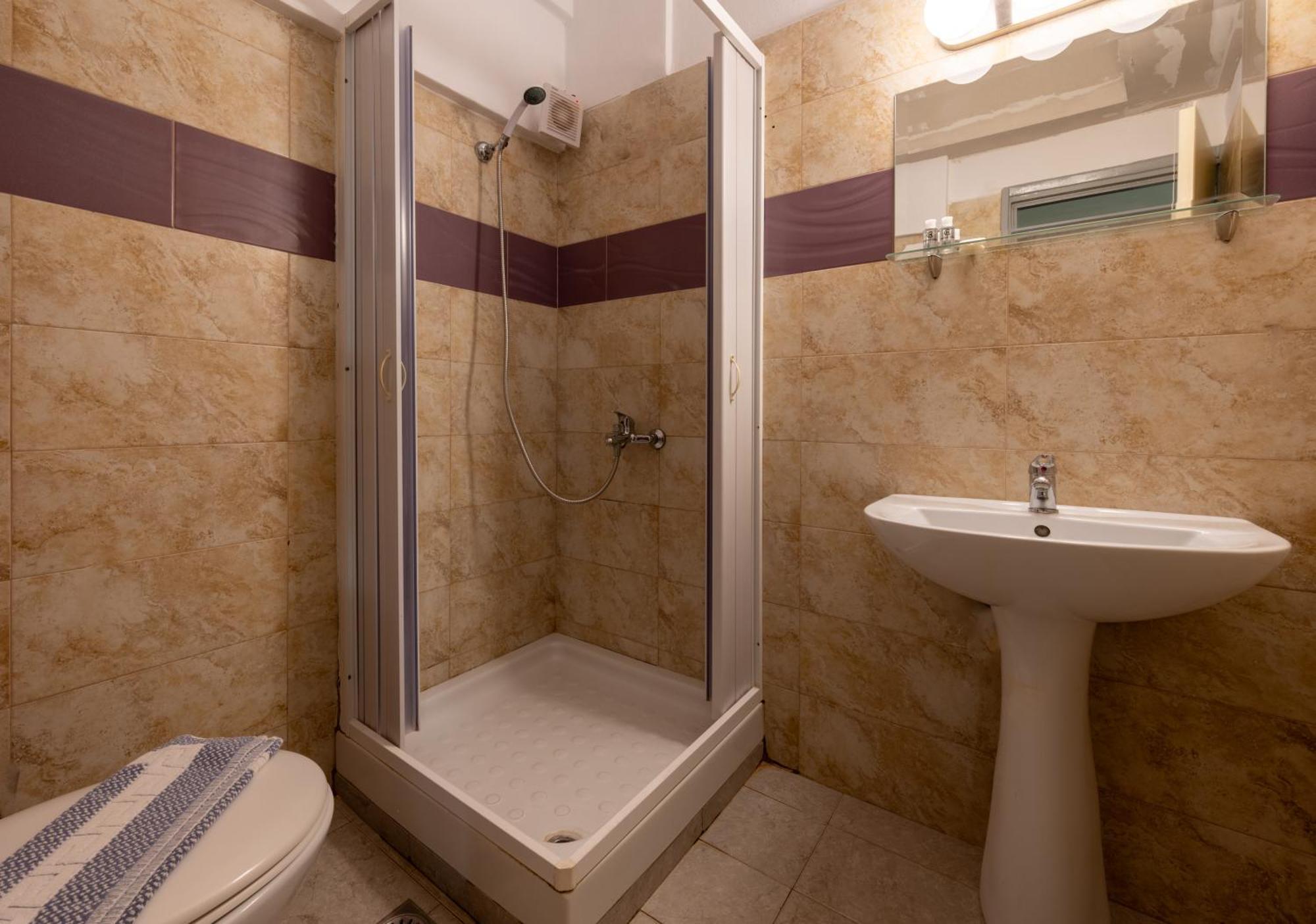 Mytilíni Fontana Luxury Rooms מראה חיצוני תמונה